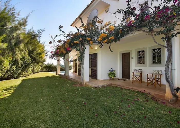 Casa Da Alfarrobeira